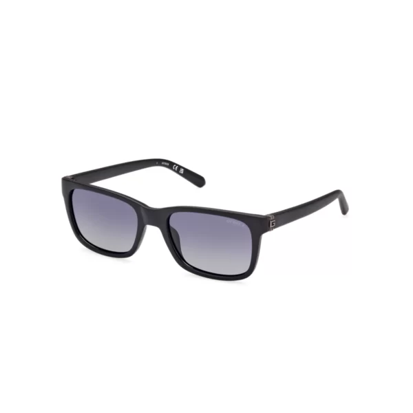 sunglasses guess men square shape matte black plastic frame gradient grey polarized lenses uv protection